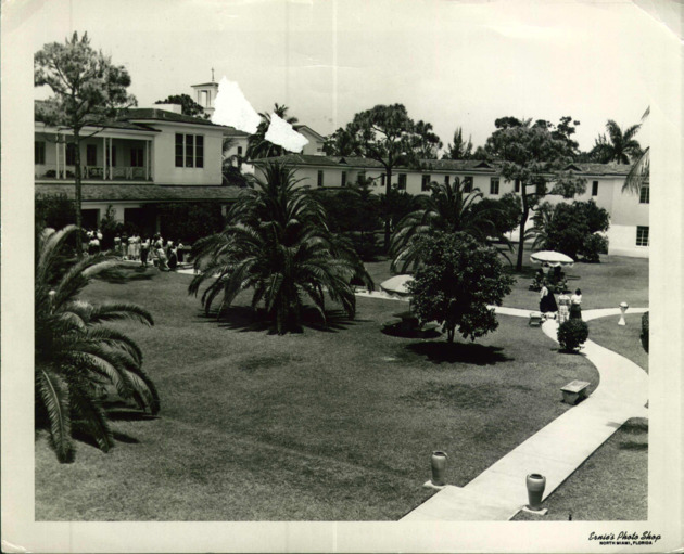 Students walking between LaVoie Hall and Farrell Hall