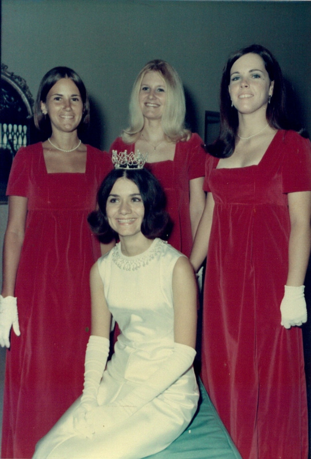Campus Queen 1969-1970, Margaret Lowry with her court